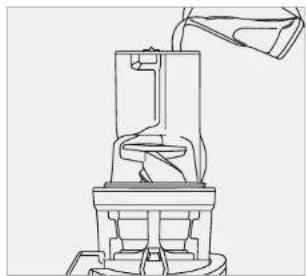 KUVINGS REVO830 - With the juice cap closed, fill the juicing bowl with water and turn on the juicer. - 1