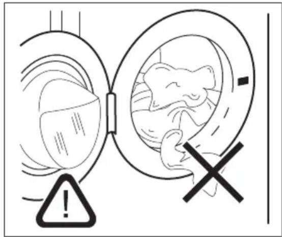 AEG L8FE8432M - Chargement du linge - 1