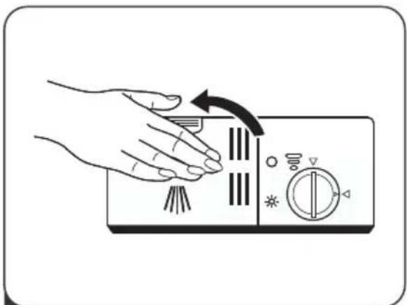 FAR FLVI13D47 G - Filling The Detergent Dispenser - 3