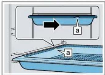 SIEMENS CS736G1B1F - Insérer les accessoires dans le compartiment de cuisson - 3