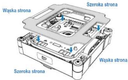 ECOVACS WINBOT W3 OMNI - Założyć nakładkę do wycierania - 1