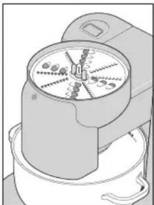 SILVERCREST SKMB 1000 A1 - Wlewanie składników - 1