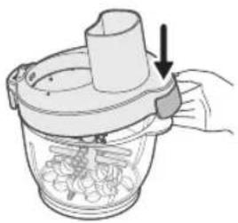 PHILIPS HR1507 - Valkosipulinkuorijan käyttäminen - 4