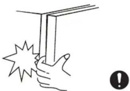 MIDEA MDRB521MIE02 - A TÁRGYAK ELHELYEZÉSÉVEL KAPCSOLATOS FIGYELMEZTETÉSEK - 4