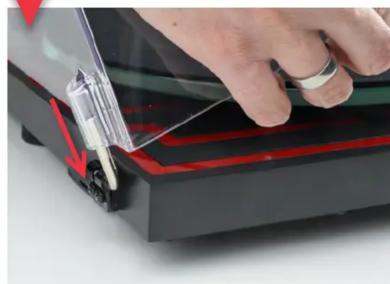 PRO-JECT Elvis - Mount the dustcover. - 1