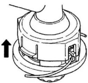 Fuxtec FX-4MS142LF - Sostituzione del filo di nylon - 2