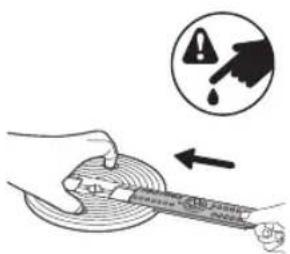 PHILIPS HR1504 - Using the slicing/shredding/granulating inserts - 2