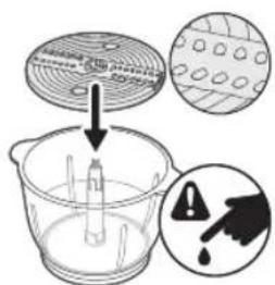 PHILIPS HR1504 - Verwenden der Schneide-/Zerkleinerungs-/Reibeeinsätze - 2