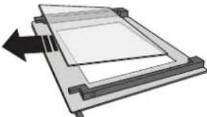 INDESIT IO 235H B - CLICK &amp; CLEAN - CLEANING THE GLASS - 2