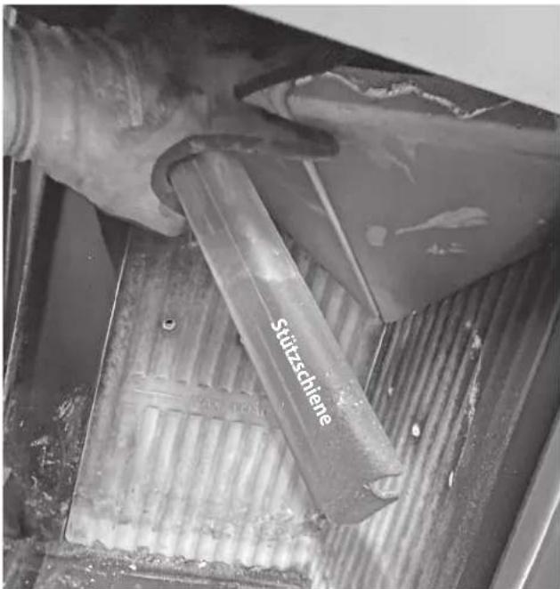 ORANIER Mondego W+ - Feuerraumauskleidung demontieren und Abgaswege reinigen - 3