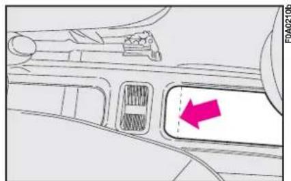 FIAT Doblo (2009) - Maximum power to be applied to the aerial is 20W. - 3