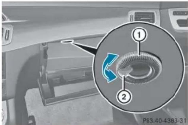 Mercedes-Benz GL (2014) - Setting the rear-compartment air vents - 2