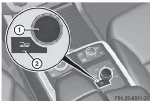 Mercedes-Benz GL (2014) - Switching on Active Lane Keeping Assi - 7