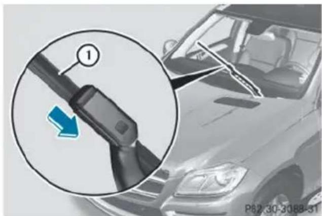 Mercedes-Benz GL (2014) - Installing the wiper blades - 1