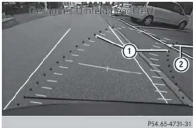 Mercedes-Benz GL (2014) - Reverse perpendicular parking with the steering wheel at an angle - 1