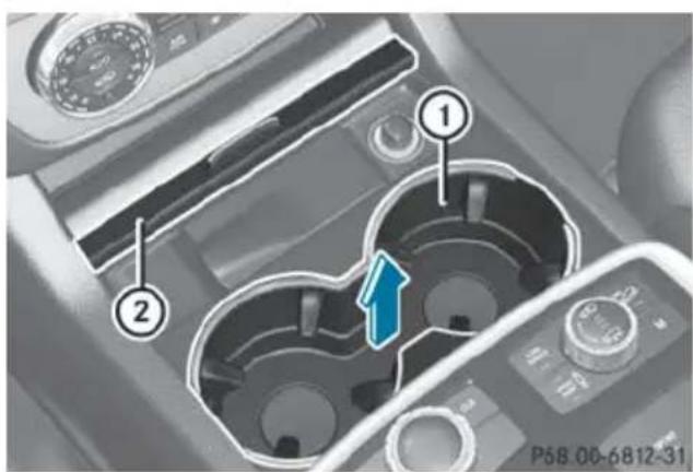 Mercedes-Benz GL (2014) - Cup holder in the front-compartment center console - 1