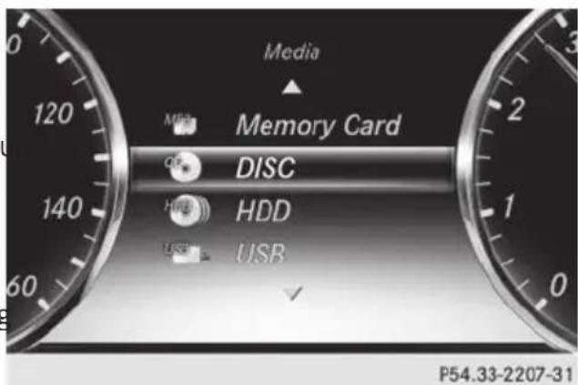 Mercedes-Benz S-Class - Changing the media source - 1