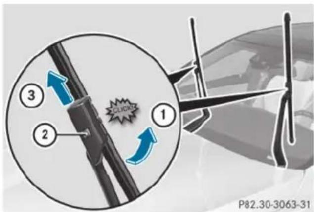 Mercedes-Benz S-Class - Removing a wiper blade - 1
