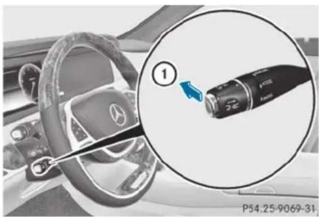 Mercedes-Benz S-Class - DISTRONIC PLUS displays in the instrument cluster - 4