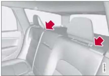 VOLVO V70 New Edition (2008) - Using the safety net in combination with the cargo cover - 1