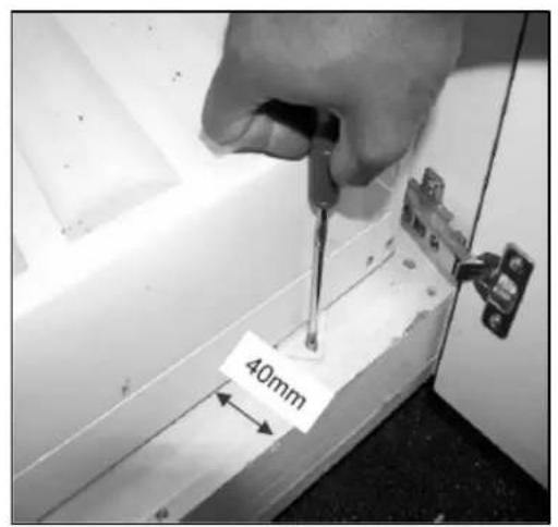 BAUMATIC BR27B - Installing your fridge freezer - 4