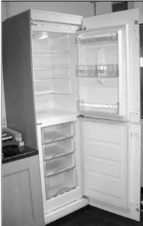 BAUMATIC BR27B - Installing your fridge freezer - 11