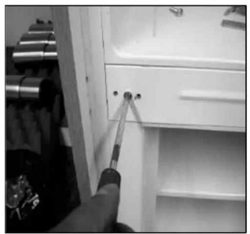 BAUMATIC BR27B - Installing your fridge freezer - 6