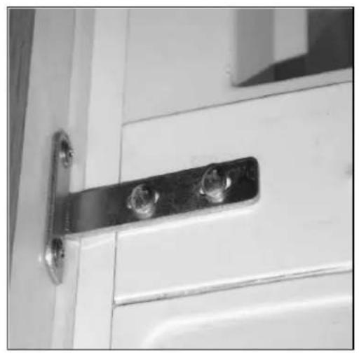BAUMATIC BR27B - Installing your fridge freezer - 7