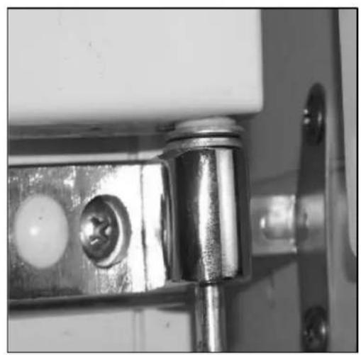 BAUMATIC BR27B - Installing your fridge freezer - 9