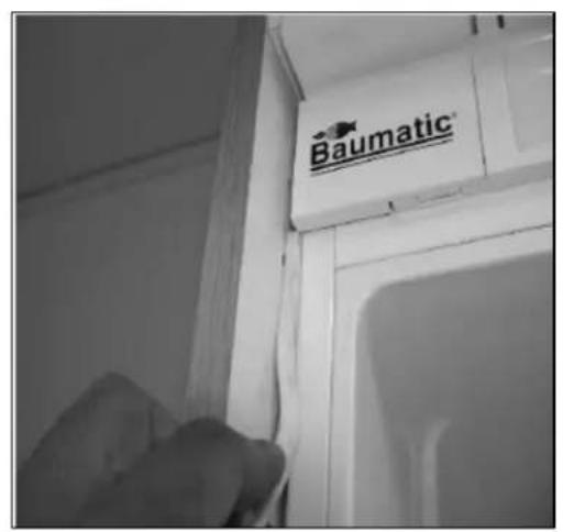 BAUMATIC BR27B - Installing your fridge freezer - 5