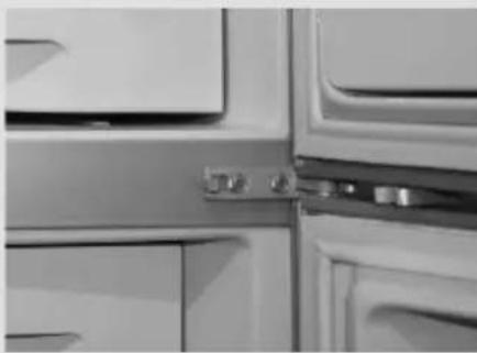 GORENJE RK60358DW - Reverse door swing - 2