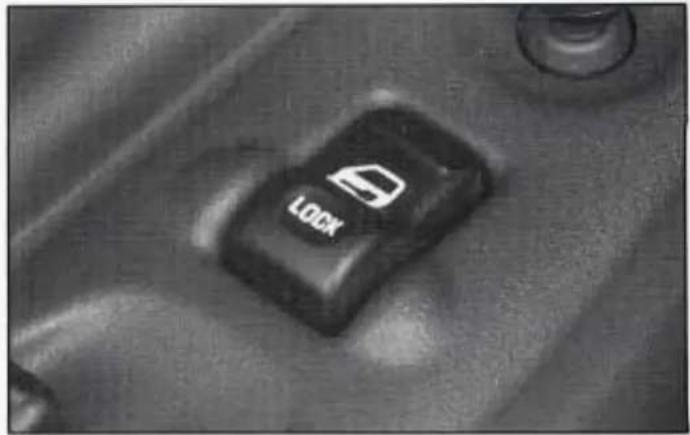 CADILLAC Deville (1997) - Front Doors - 3