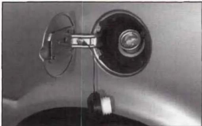 CADILLAC Deville (1997) - CAUTION: - 1