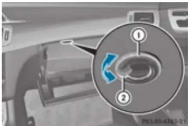 Mercedes-Benz GL 450 (2015) - Setting the rear-compartment air vents - 2