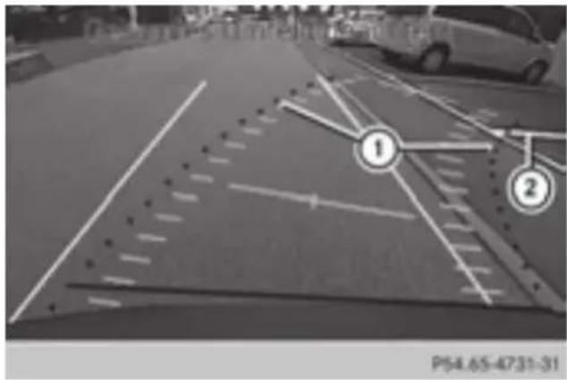 Mercedes-Benz GL 450 (2015) - Reverse perpendicular parking with the steering wheel at an angle - 1
