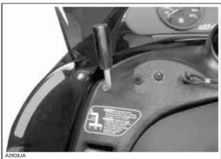 LYNX 5900 (2006) - Gear shift lever or RER button - 1