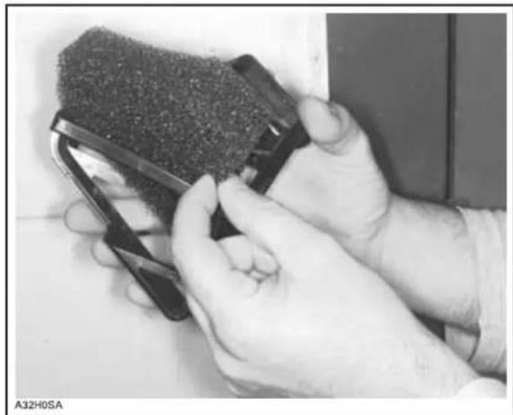 LYNX 5900 (2006) - Air filter cleaning - 2