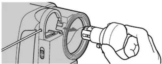 SONY CCD-TR716 - Replacing the bulb - 2