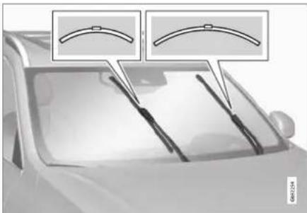 VOLVO XC90 t8 twin engine (2017) - Replacing wiper blades - 4