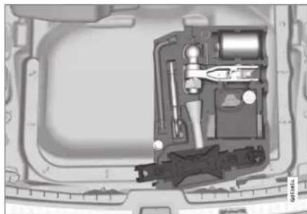 VOLVO XC90 t8 twin engine (2017) - Tools - 1