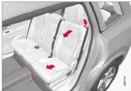 VOLVO XC90 t8 twin engine (2017) - Getting into and out of the third row of seats - 1