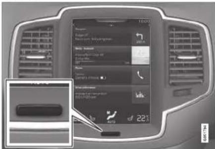 Screenshot of an iPad car infotainment screen showing app status, status bar, and control buttons