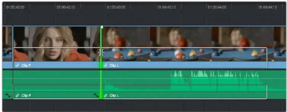 01:00:42:00 01:00:42:12 01:00:43:00 01:00:43:12 01:00:44:00 01:00:44:12 Clip P Clip L Clip P Clip L