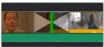 Blackmagic Design DaVinci Resolve - Adding Dissolve Using Keyboard Shortcuts - 3