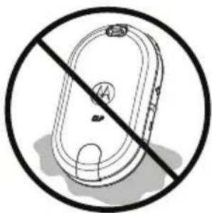 Prohibition sign with a hand holding a toilet and a circular outline, indicating no use or absence of use.