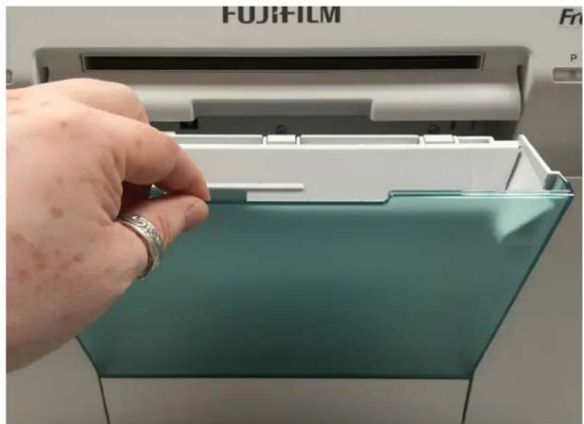 FUJIFILM Smartlab Frontier-S DX100 - Cleaning the Roll Unit - 1
