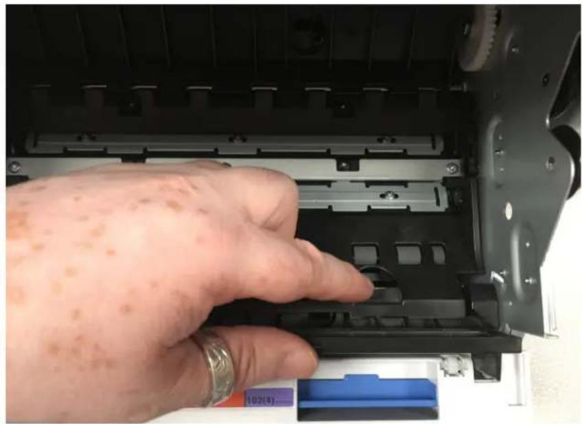 FUJIFILM Smartlab Frontier-S DX100 - Cleaning the feed rollers (Roll Unit) - 1