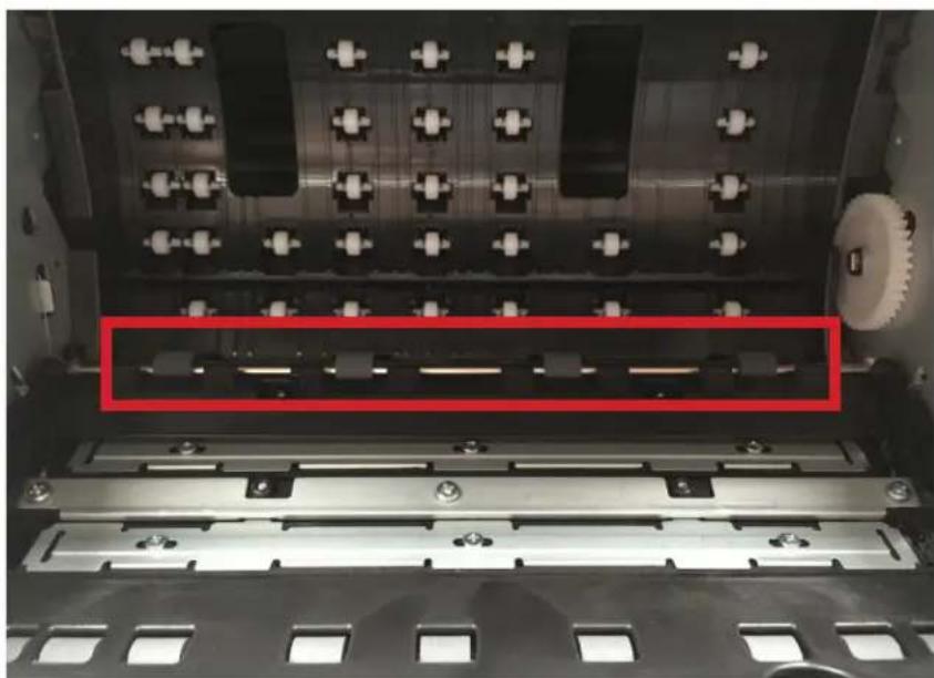FUJIFILM Smartlab Frontier-S DX100 - Cleaning the feed rollers (Roll Unit) - 3
