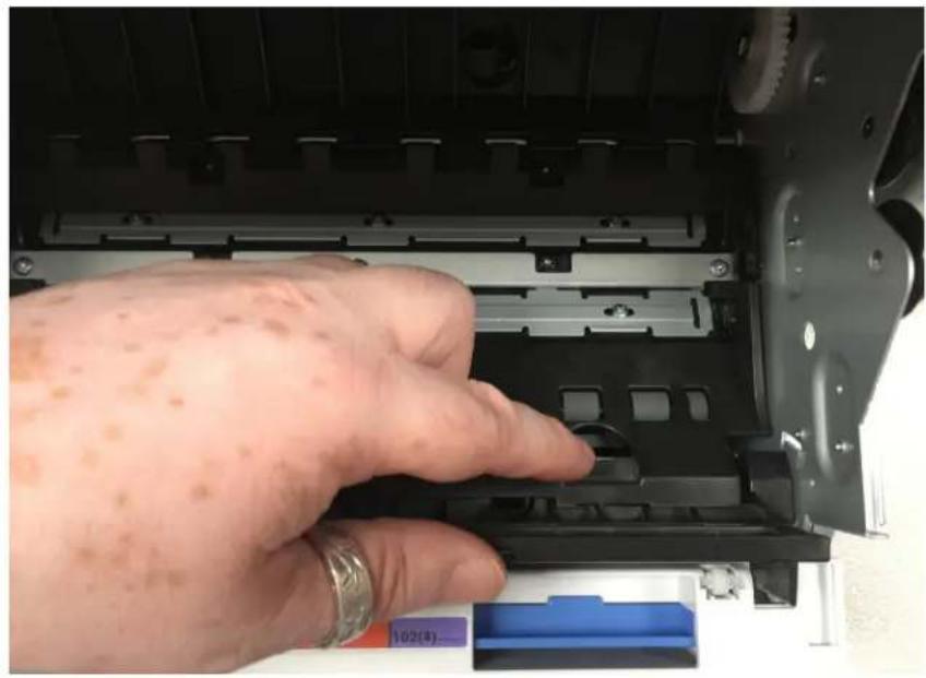 FUJIFILM Smartlab Frontier-S DX100 - Cleaning the Roll Unit - 1