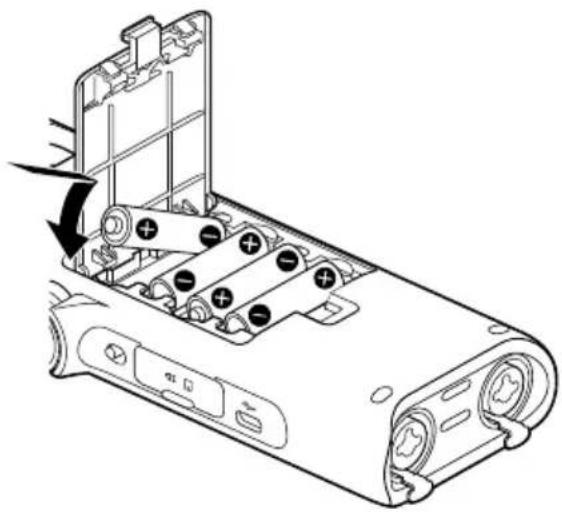 SONY PCM-D10 - Inserting batteries - 2